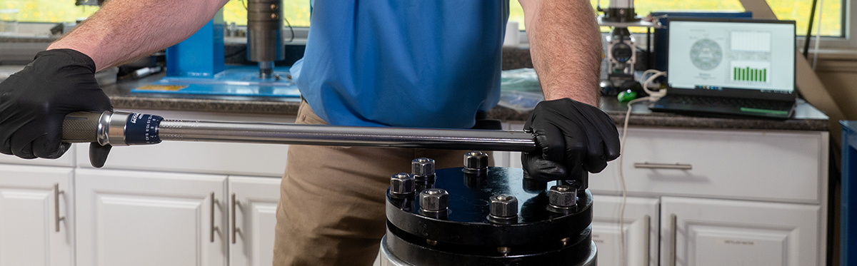 Demo of bolt tightening on a FADU rig using a torque wrench
